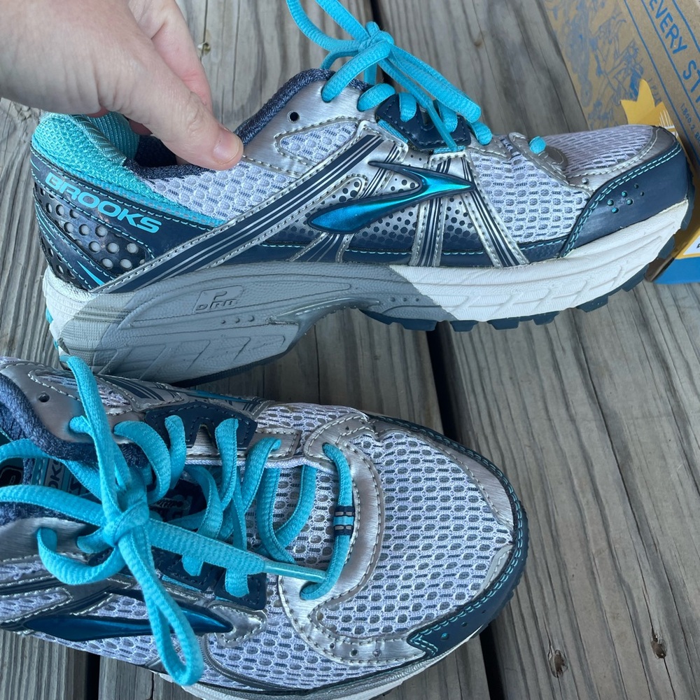 Women’s Brooks Adrenaline GTS 13 Running Shoes Size 6.5 Wide - Picture 4 of 12